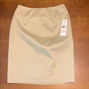 Women’s size 6 Tan Josephine Chaus pencil skirt